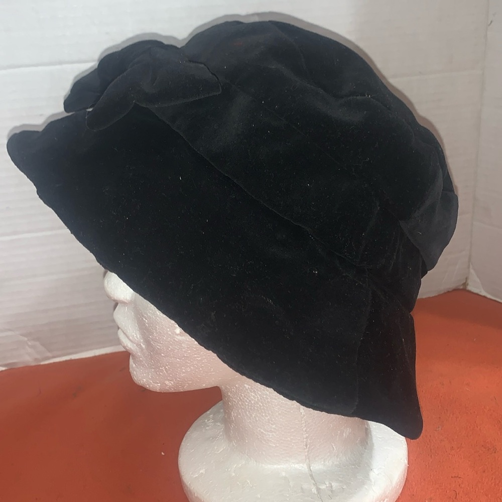 Vintage Black soft velvet Importina floppy hat w/ bow